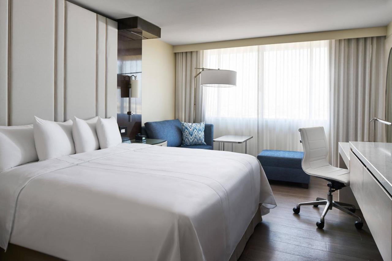 Irvine Marriott Hotel Екстериор снимка