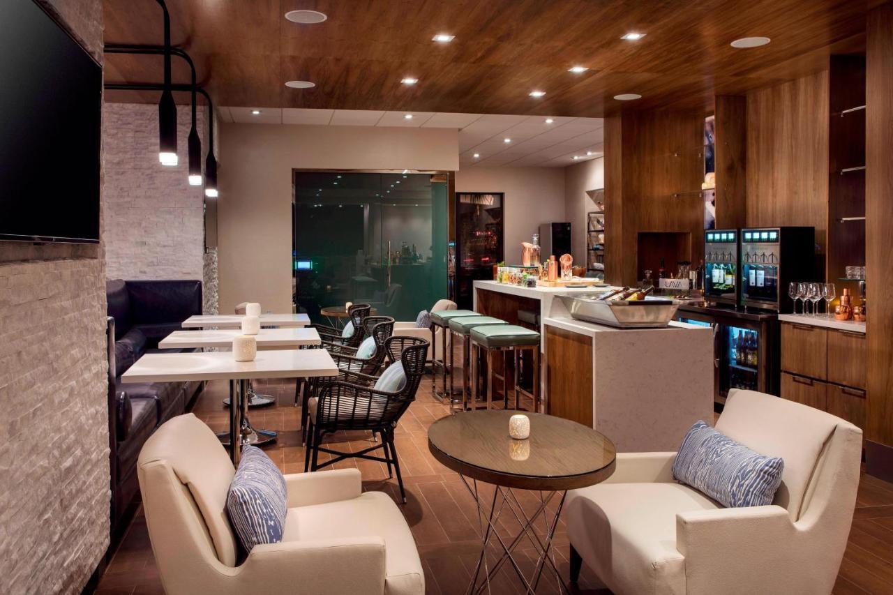 Irvine Marriott Hotel Екстериор снимка