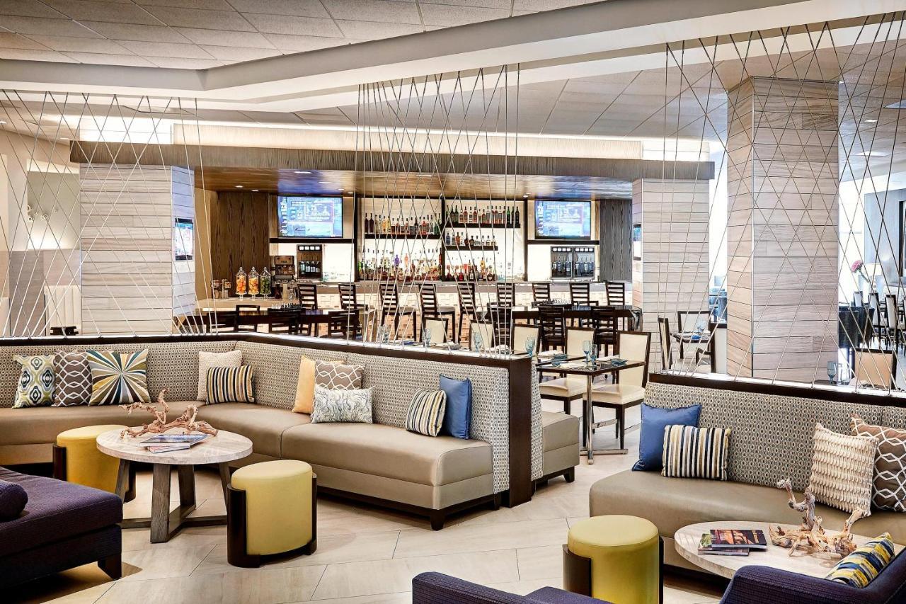 Irvine Marriott Hotel Екстериор снимка