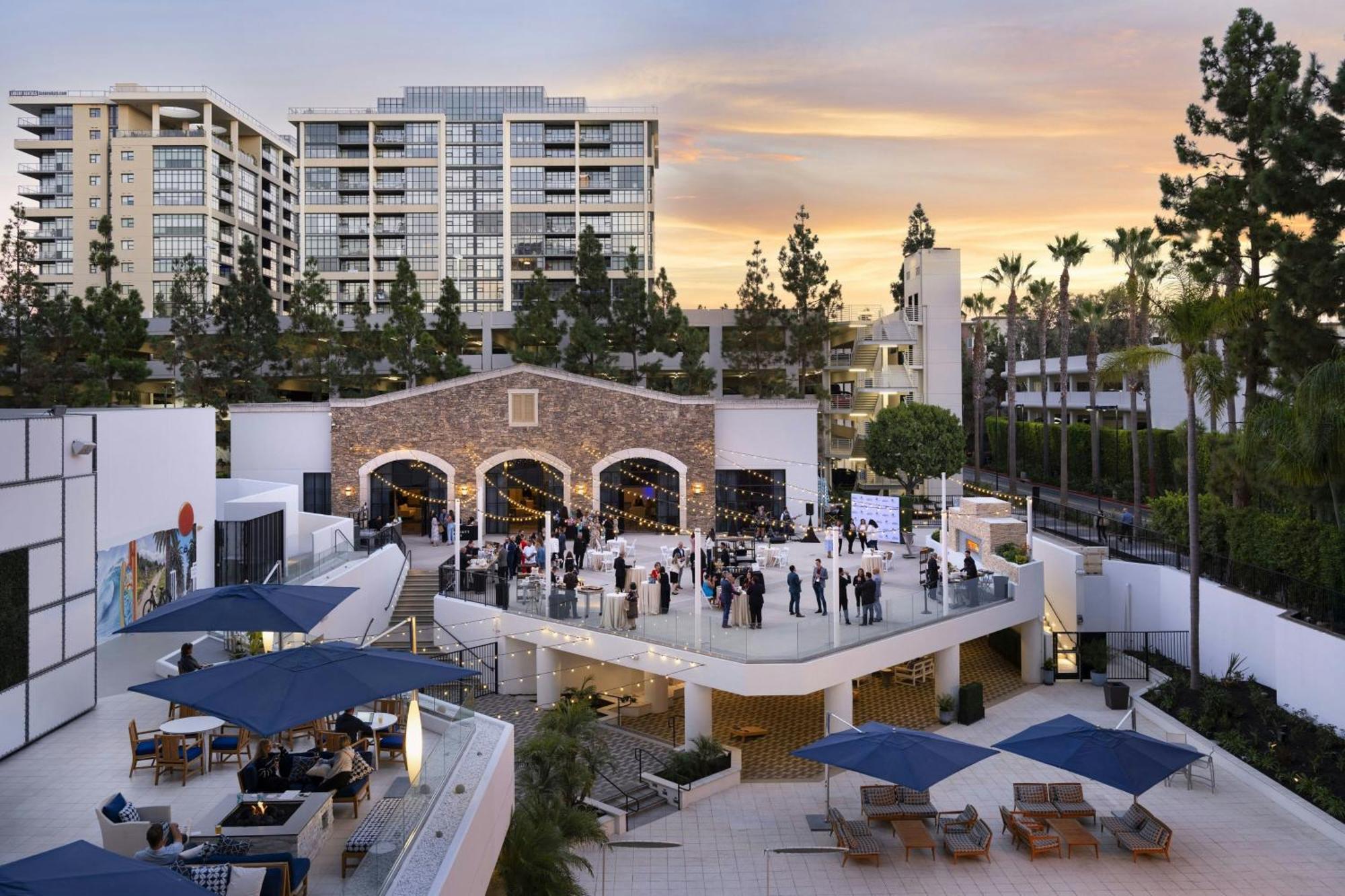 Irvine Marriott Hotel Екстериор снимка