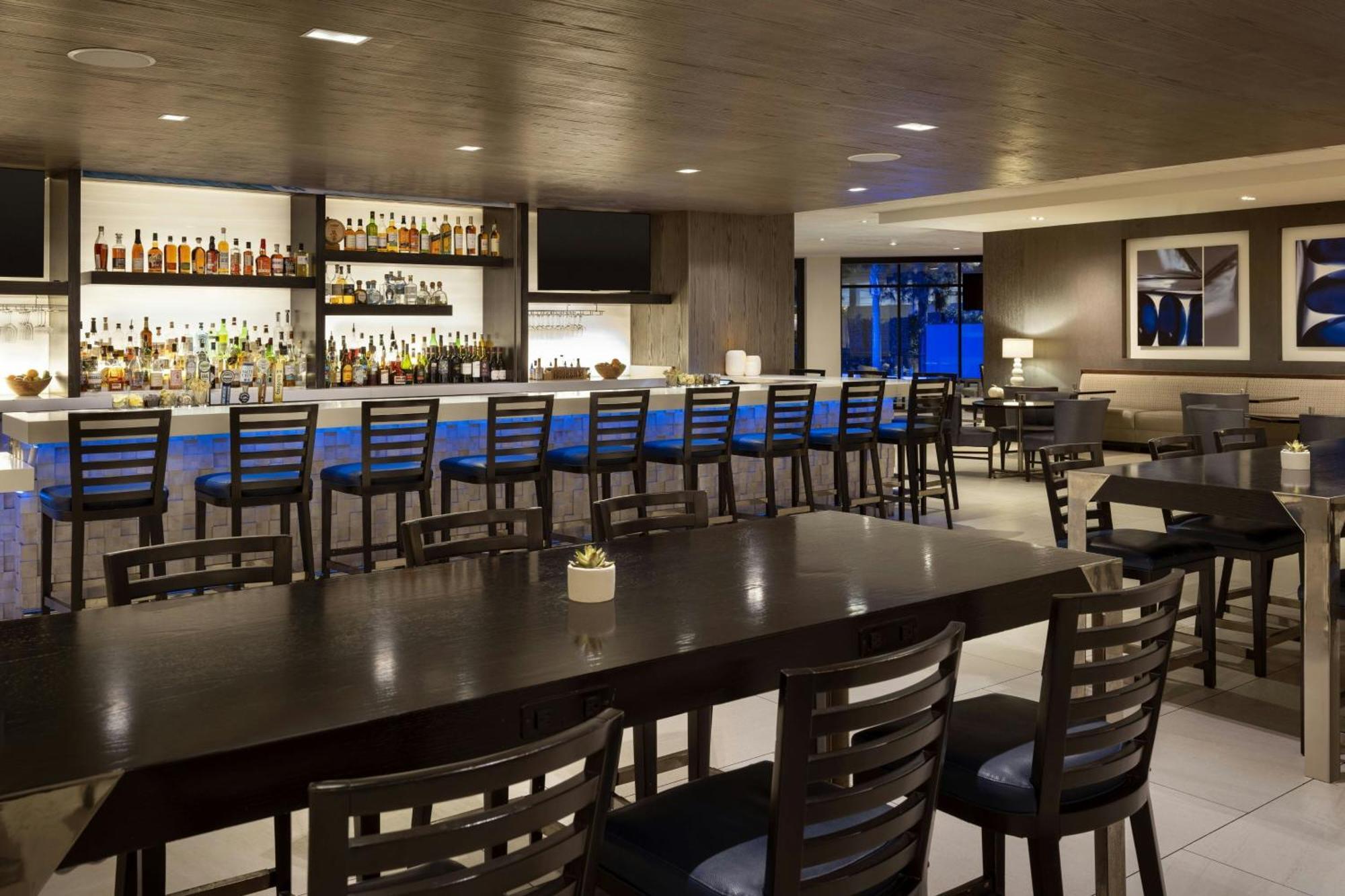 Irvine Marriott Hotel Екстериор снимка